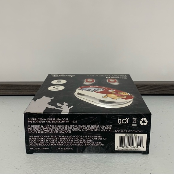 Disney Winnie the Pooh True Wireless Earbuds & Portable Charging Case-New in Box - Picture 6 of 10
